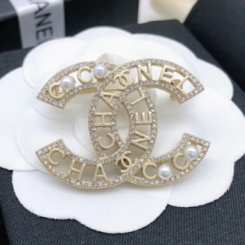 chanel brooches pour femme s_12052a72